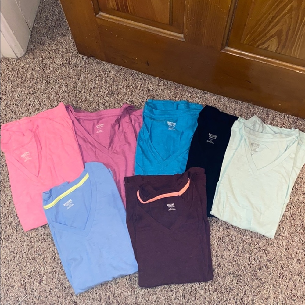 Lot of 7 mossimo v-neck t-shirts